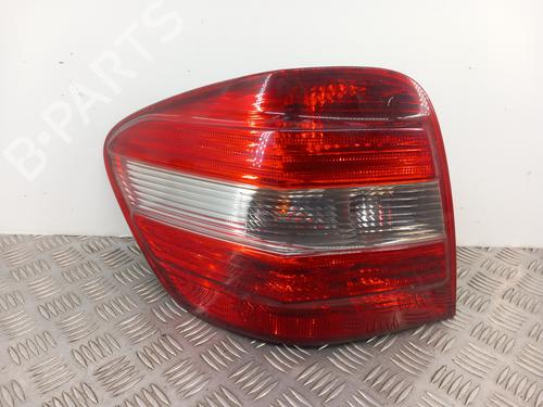 Used Left taillight MERCEDES-BENZ M-CLASS (W164) ML 320 CDI 4-matic (164.122) (224 hp) 29625183