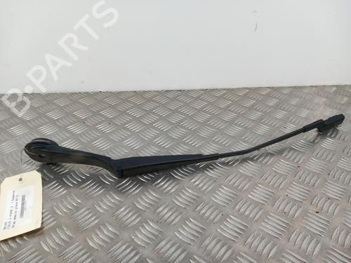 Used Front windshield wiper arm FORD FOCUS IV (HN) 1.0 EcoBoost (125 hp) 28735244