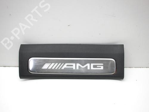 Trinbræt Trinbræt MERCEDES-BENZ G-CLASS Platform/Chassis (W464) G 350 D 4-matic (464.320) (249 hp) 37176418 37176418