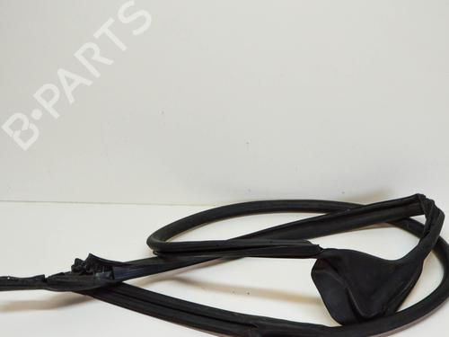 Used Rubber door seal TESLA MODEL S (5YJS) 85 (367 hp) 14679255