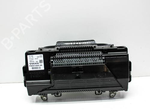 Instrument cluster VOLVO V60 II Cross Country (227) T5 AWD | BP28822813C47 