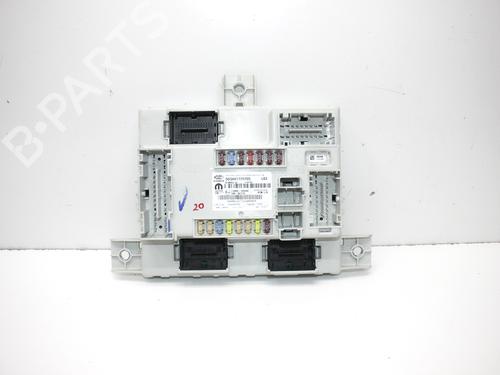 Used Fuse box Fuse box 38194953 38194953