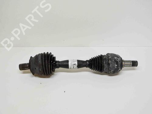 Antriebswelle links vorne für MERCEDES-BENZ CLA Coupe (C117) CLA 250 (117.344) (211 hp) 10674655