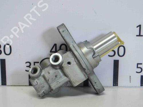 Used Brake master cylinder AUDI Q5 (FYB, FYG) 2.0 TDI quattro (190 hp) 14671877