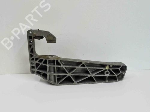 Used Support BMW X3 (F25) sDrive 20 i (184 hp) 14681283