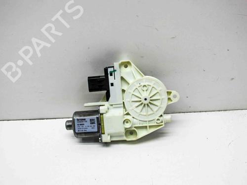 Rudehejsemotor bagstkærm højre TESLA MODEL Y (5YJY) EV Performance All-wheel Drive (534 hp) 28823054