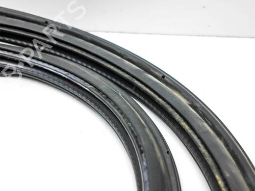 Rubber door seal TESLA MODEL 3 (5YJ3) EV AWD | BP29127938C142 