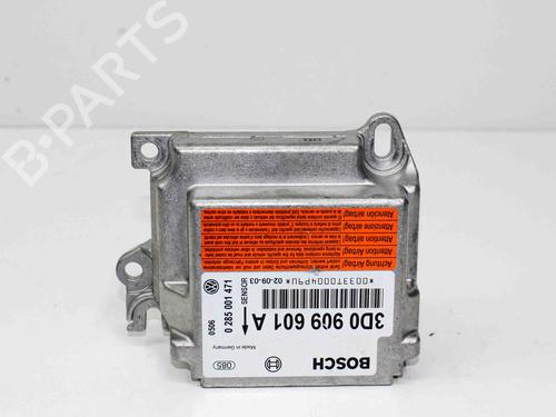 Airbag module VW PHAETON (3D1, 3D2, 3D3, 3D4, 3D6, 3D7, 3D8, 3D9) 3.2 V6 (241 hp) 21087830