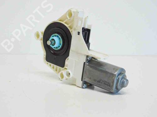 Vindusheismotor høyre foran AUDI A6 C6 (4F2) 2.4 quattro (177 hp) 8852160