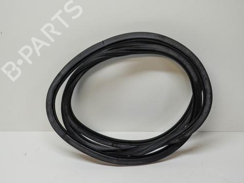 Used Rubber door seal AUDI Q5 (8RB) 3.2 FSI quattro (270 hp) 14675036