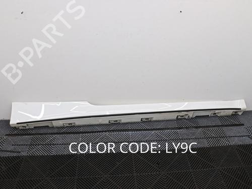 Used Right sideskirt Right sideskirt 37228278 37228278