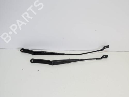 Used Front windshield wiper arm VW GOLF VII (5G1, BQ1, BE1, BE2) 1.6 TDI (105 hp) 14689704