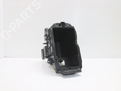 Used Armrest / Center console Armrest / Center console JEEP RENEGADE SUV (BU, B1, BV) 2.4 (179 hp) 36565377 36565377