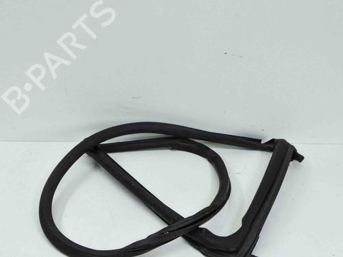 Used Rubber door seal TESLA MODEL S (5YJS) 85 (367 hp) 14680137