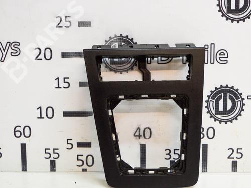 Used Gear lever SKODA OCTAVIA III Combi (5E5, 5E6) 1.6 TDI (105 hp) 10300130