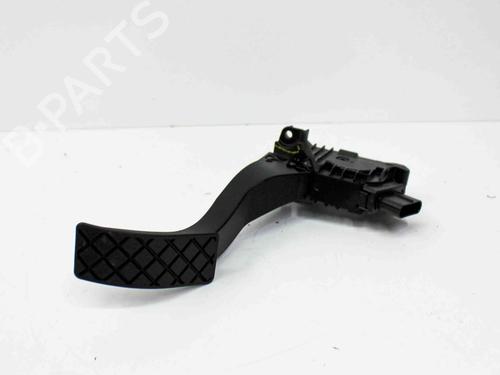 Used Pedal VW GOLF VII (5G1, BQ1, BE1, BE2) 2.0 GTI (210 hp) 17080367