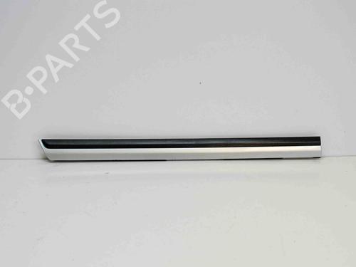 Używane Listwa drzwi VW PASSAT B7 Variant (365) 1.6 TDI (105 hp) 14688988