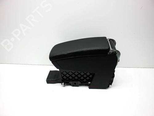 Used Armrest / Center console Armrest / Center console VW CC B7 (358) 2.0 TFSI (200 hp) 33317641 33317641