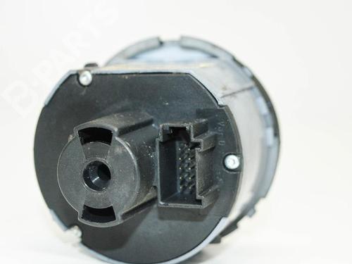 Used Headlight switch SKODA SUPERB II (3T4) 1.9 TDI (105 hp) 7913026