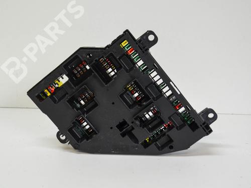 Used Fuse box BMW 5 (F10) 535 i (306 hp) 8851085