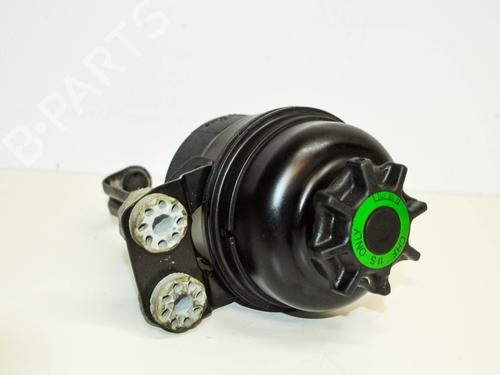 Used Power steering reservoir BMW 5 Touring (E61) 520 d (177 hp) 14673279