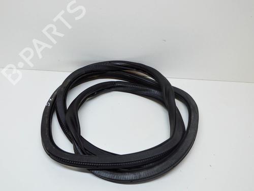 Used Rubber door seal VW PASSAT B7 Variant (365) 2.0 TDI (140 hp) 14675985