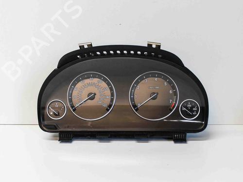 Compteur de vitesse BMW 5 (F10) 535 i xDrive (306 hp) 10620194