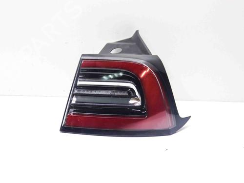Used Right taillight TESLA MODEL 3 (5YJ3) EV AWD (351 hp) 29310764