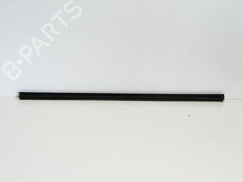 Used Door moulding trim VW TOURAN (1T1, 1T2) 2.0 TDI 16V (140 hp) 14683865