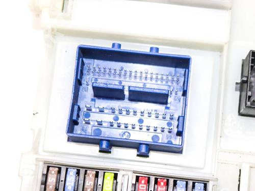 Fuse box VOLVO S60 II (134) T5 | BP32239060E1