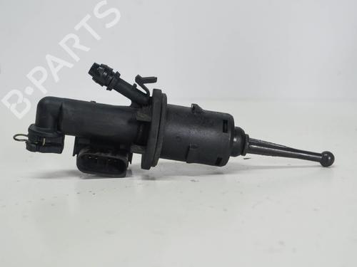 Used Clutch slave cylinder SKODA OCTAVIA II Combi (1Z5) 1.8 TSI 4x4 (160 hp) 14671582