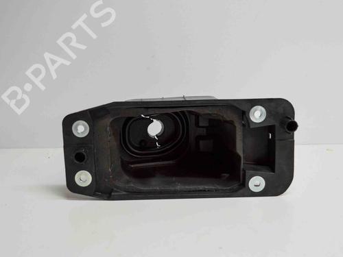 Używane Wspornik / Uchwyt VW PASSAT B8 (3G2, CB2) 1.6 TDI (120 hp) 10299901