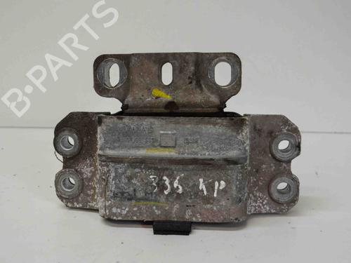 Used Engine mount VW JETTA IV (162, 163, AV3, AV2) 1.6 TDI (105 hp) 8300881