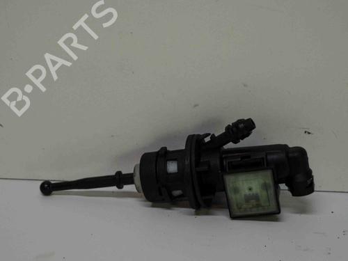 Used Clutch slave cylinder SKODA SUPERB II (3T4) 1.6 TDI (105 hp) 14677767