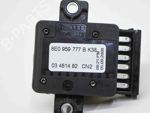 Switch AUDI Q5 (8RB) 3.2 FSI quattro | BP15913555I30 