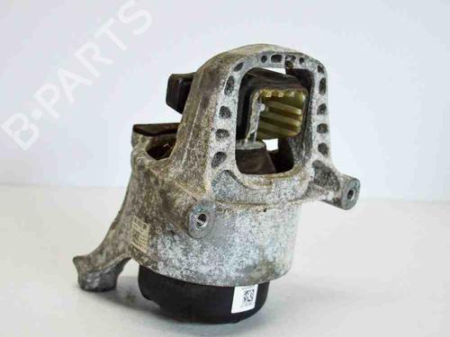 Used Engine mount AUDI A4 B9 Avant (8W5, 8WD) 1.4 TFSI (150 hp) 6494900