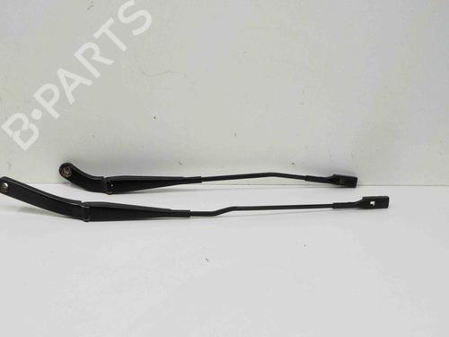Used Front windshield wiper arm AUDI A4 B8 (8K2) 2.0 TDI (136 hp) 14681940
