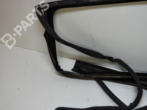 Front left quarter glass VW PHAETON (3D1, 3D2, 3D3, 3D4, 3D6, 3D7, 3D8, 3D9) 3.0 V6 TDI 4motion | BP10674583C111 