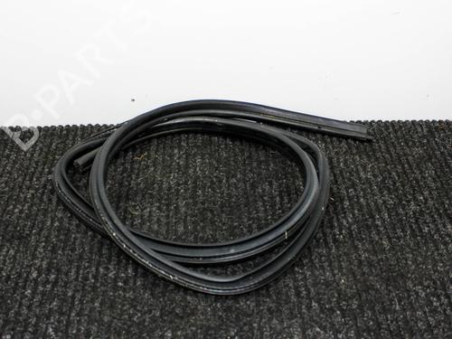 Used Rubber door seal BMW X1 (E84) sDrive 28 i (245 hp) 28821733