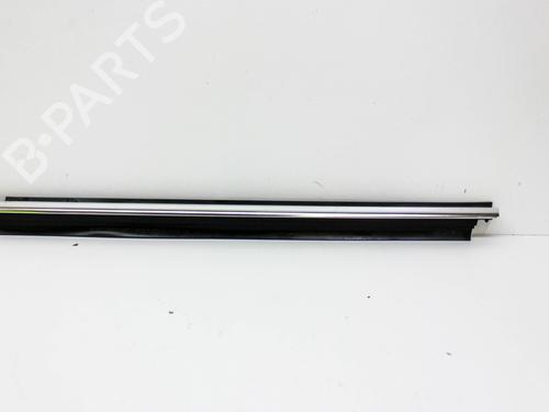 Guarnecido puerta trasera derecha BMW 2 Convertible (F23) 228 i (245 hp) 7404198