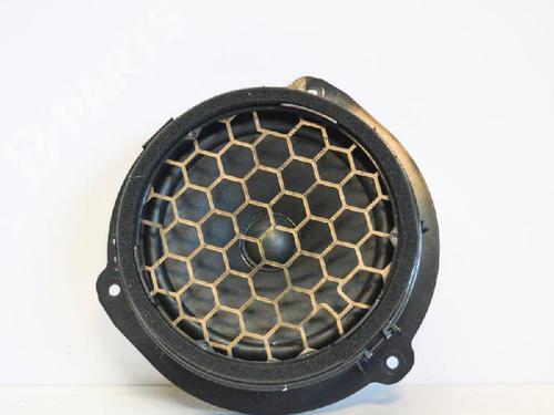Used Speaker AUDI A3 Sportback (8VA, 8VF) 1.6 TDI (110 hp) 6495625