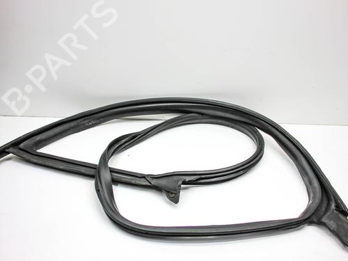 Used Rubber door seal TESLA MODEL 3 (5YJ3) EV AWD (351 hp) 29127940