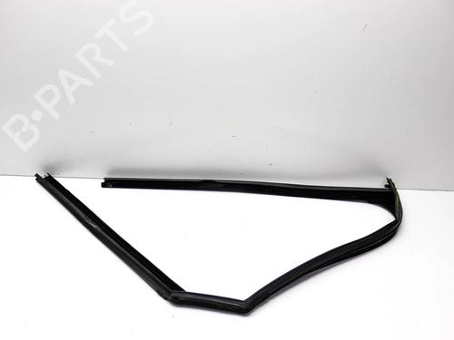 Used Door moulding trim LAND ROVER RANGE ROVER SPORT III (L461) P440e PHEV AWD (441 hp) 31697685