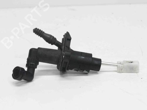 Used Clutch slave cylinder SKODA FABIA II (542) 1.4 TDI (80 hp) 14682771