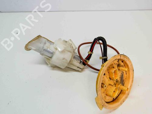 Used Fuel pump BMW 5 (F10) 520 d (184 hp) 6498336