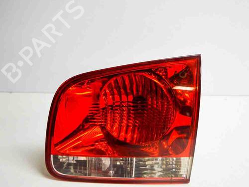 Używane Lampa tylna klapy bagażnika prawa VW TOUAREG (7LA, 7L6, 7L7) 3.0 V6 TDI (225 hp) 7915444