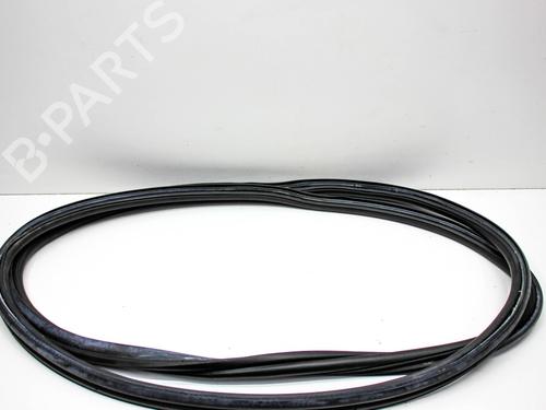 Used Rubber door seal TESLA MODEL Y (5YJY) EV Performance All-wheel Drive (534 hp) 28823073