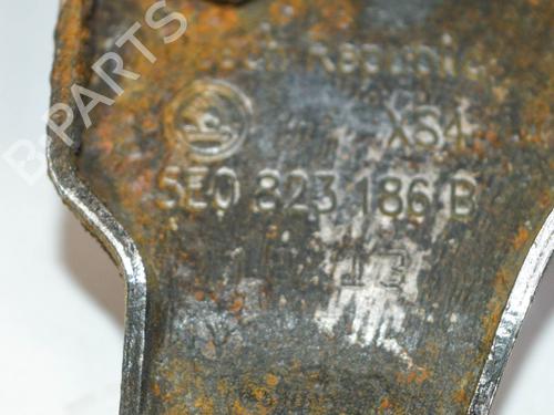 Hood lock SKODA OCTAVIA III (5E3, NL3, NR3) 2.0 TDI | BP15206045C133 