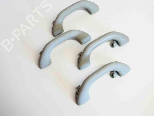 Używane Uchwyt podsufitki VW PASSAT B6 Variant (3C5) 2.0 TDI (140 hp) 14683877