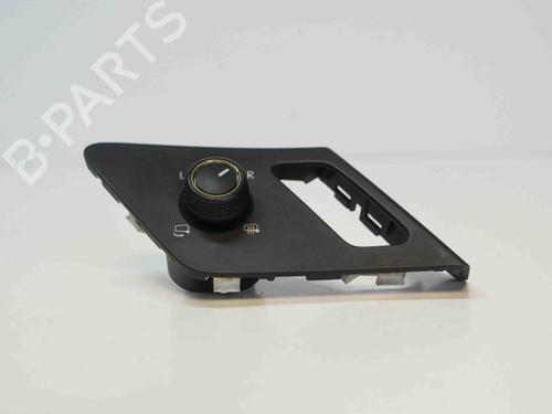 Used Switch VW GOLF VII (5G1, BQ1, BE1, BE2) 1.2 TSI (86 hp) 8347540